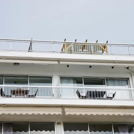 Apartment Side Ii *